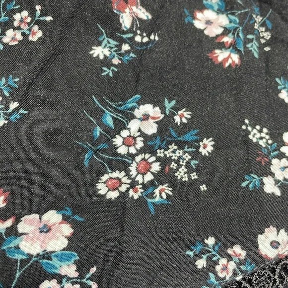 ⭐️ Shosho black floral shorts- size : large - Picture 5 of 5